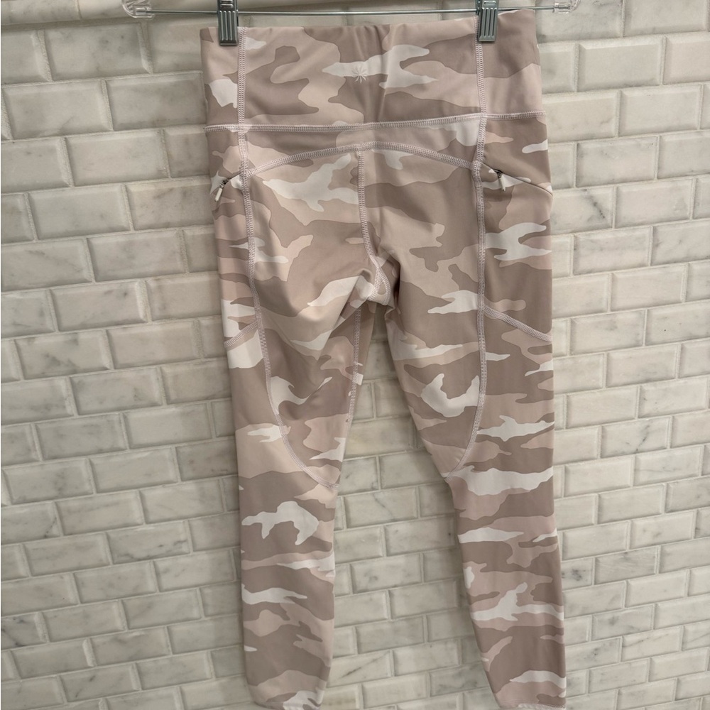 Athleta Elation Neutral Camo 7/8 Tight Leggings